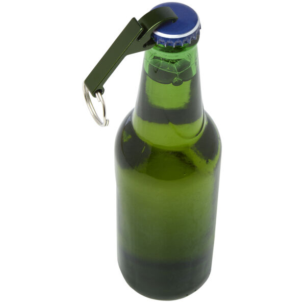 Tao fles- en blikopener van RCS gerecycled aluminium met sleutelhanger - Groen