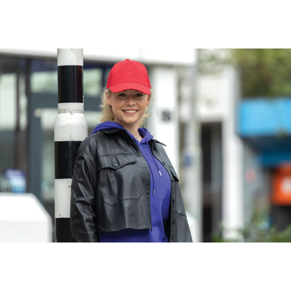 Impact AWARE™ 5 panel recycled katoenen truckercap, rood Impact AWARE™ 5 panel recycled katoenen truckercap, rood