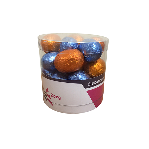 Kleine silo gevuld met Paaseitjes