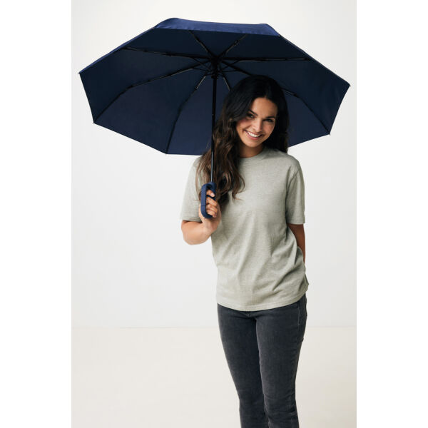 Yara 21" AWARE™ RPET paraplu in unikleur met karabijn hendel, donkerblauw Yara 21" AWARE™ RPET paraplu in unikleur met karabijn hendel, donkerblauw