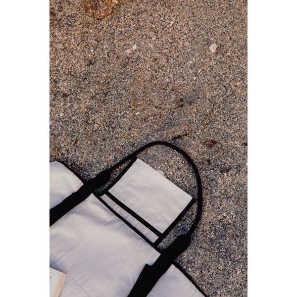 VINGA Volonne AWARE™ recycled canvas strandmat, gebroken wit, zwart VINGA Volonne AWARE™ recycled canvas strandmat, gebroken wit, zwart