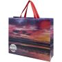 Smartfold papieren tas van 210 g/m² met lintgrepen en een glanzende laminaatlaag - 42 x 12 x 35 cm - Rood Smartfold papieren tas van 210 g/m² met lintgrepen en een glanzende laminaatlaag - 42 x 12 x 35 cm - Rood
