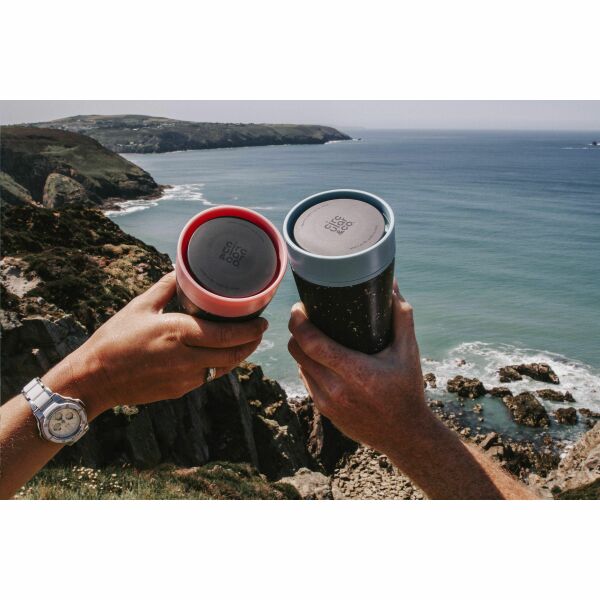 Circular&Co Recycled Coffee Cup 227 ml Kaffeebecher - schwarz/rosa Circular&Co Recycled Coffee Cup 227 ml Kaffeebecher - schwarz/rosa