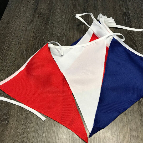 Stoffen puntvlaggenlijn rood/wit/blauw 10 meter 