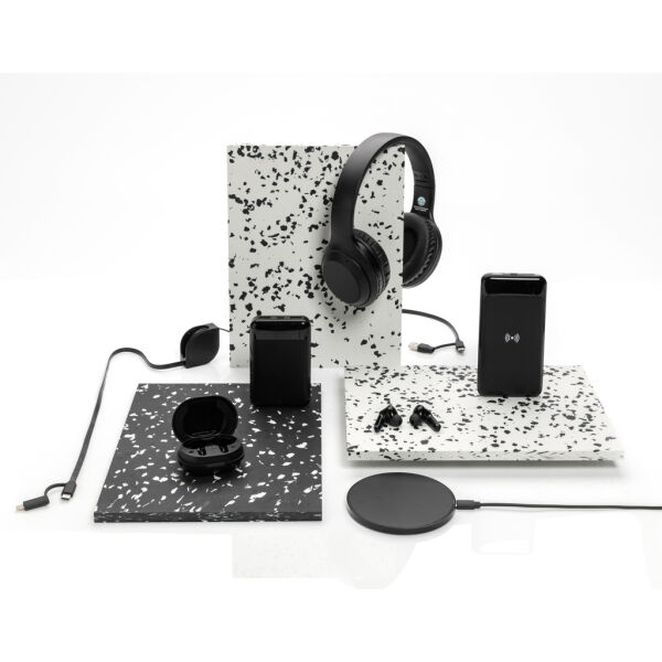 RCS standaard recycled plastic wireless powerbank, zwart RCS standaard recycled plastic wireless powerbank, zwart