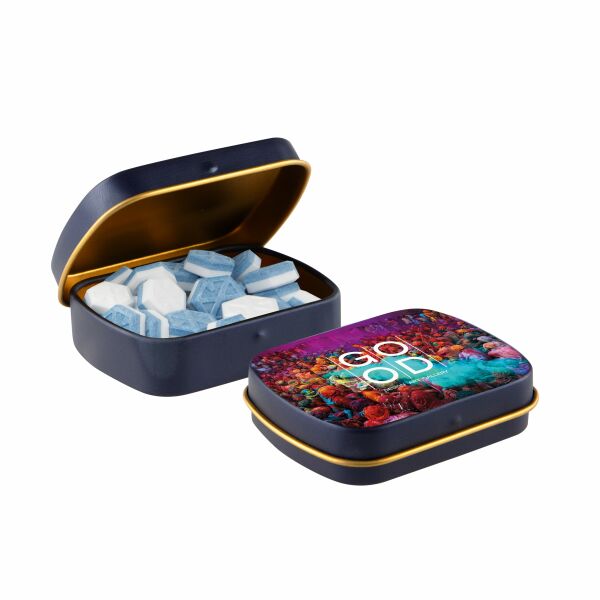 Mini scharnierblikje gevuld met pepermunt Mat Donkerblauw/Goud Sportlife mints Mini scharnierblikje gevuld met pepermunt Mat Donkerblauw/Goud Sportlife mints