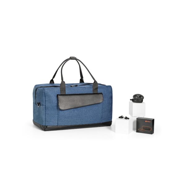 KIT TRAVEL. Reiskit ontworpen om alles wat u nodig hebt voor uw reizen op een ruime manier mee te nemen