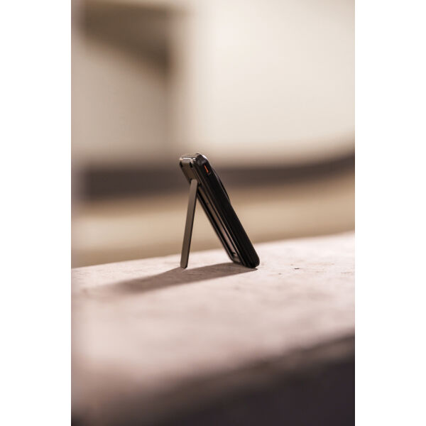 Urban Vitamin Redwood 5-in-1 5.000mAh 20W PD magn. powerbank, zwart Urban Vitamin Redwood 5-in-1 5.000mAh 20W PD magn. powerbank, zwart