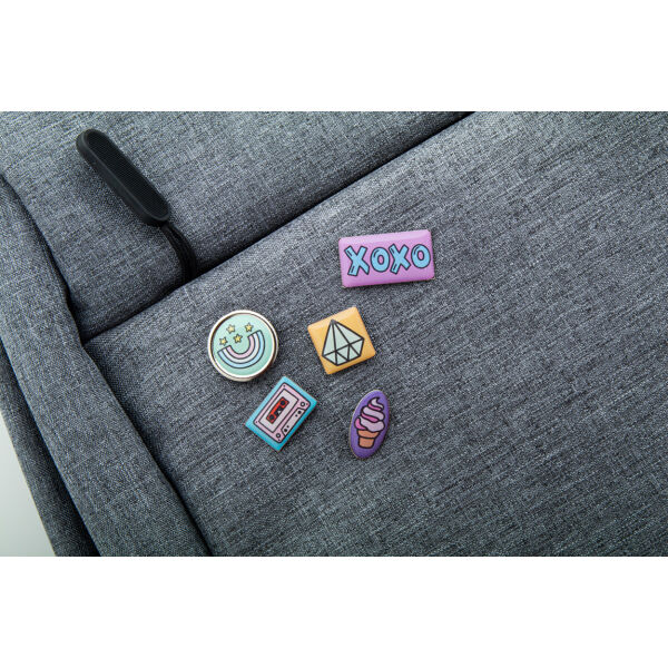 Read - metalen badge Read - metalen badge