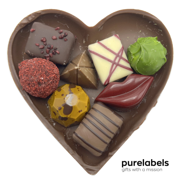 Valentijn cadeautje | Handgemaakte chocolade assortie gevuld hart | 150g 8 stuks
