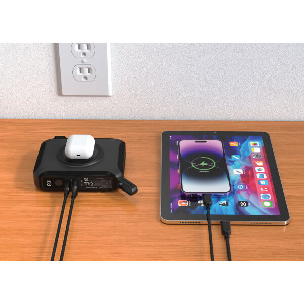 Urban Vitamin Oxnard 5-in-1 65W universele oplader, zwart Urban Vitamin Oxnard 5-in-1 65W universele oplader, zwart