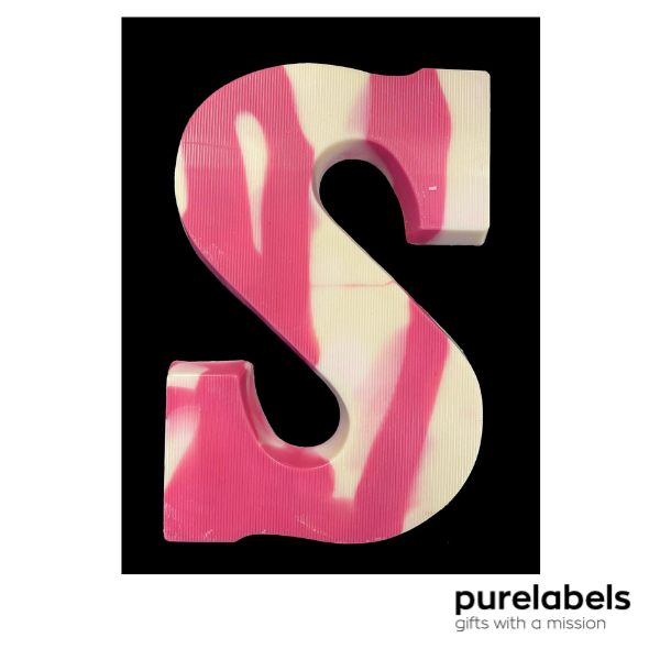 Sinterklaas cadeautje personeel | Chocoladeletter wit aardbei