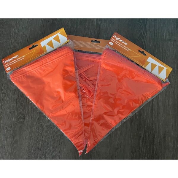 Oranje vlaggenlijn 10 meter met 15 puntvlaggen