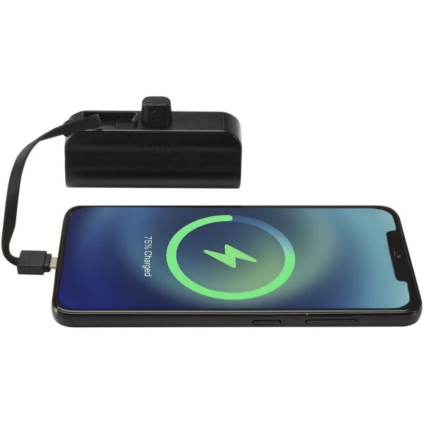 Alnair Type-C powerbank van 5000 mAh 10 W van gerecycled plastic met ingebouwde klapstandaard en 2 in 1 kabel - Zwart Alnair Type-C powerbank van 5000 mAh 10 W van gerecycled plastic met ingebouwde klapstandaard en 2 in 1 kabel - Zwart